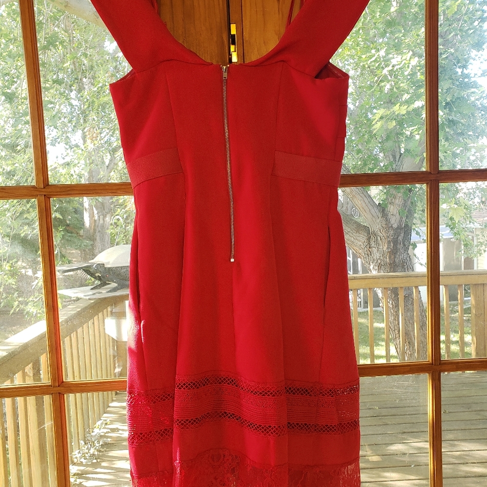 Dress - Picture 3 of 4